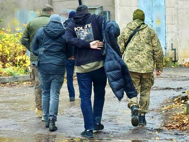 皇冠信用網怎么弄_英国记者：在乌克兰采访时皇冠信用網怎么弄，同事被带走“强制”入伍